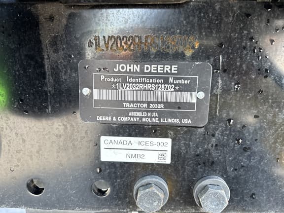 Image of John Deere 2032R equipment image 2
