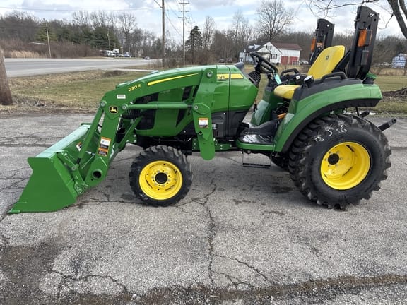 2024 John Deere 2032R Equipment Image0