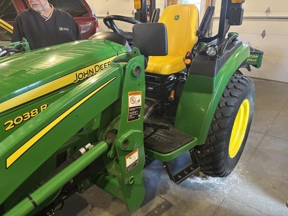 Image of John Deere 2038R equipment image 1