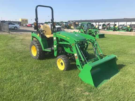 Image of John Deere 2038R equipment image 3