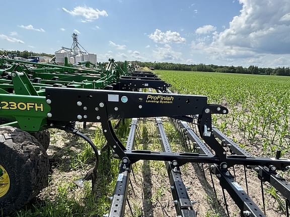 Image of John Deere 2230 equipment image 3