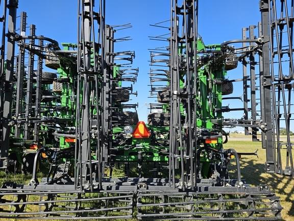 Image of John Deere 2230FH equipment image 3