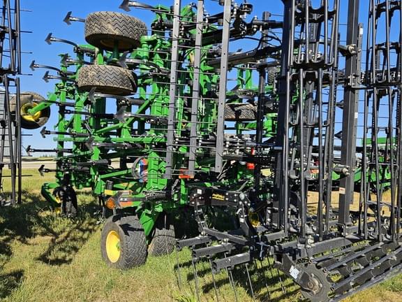 Image of John Deere 2230FH equipment image 4