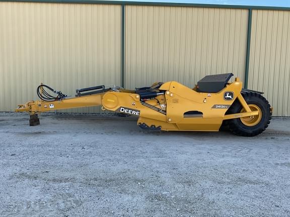 Image of John Deere 2412DE equipment image 1