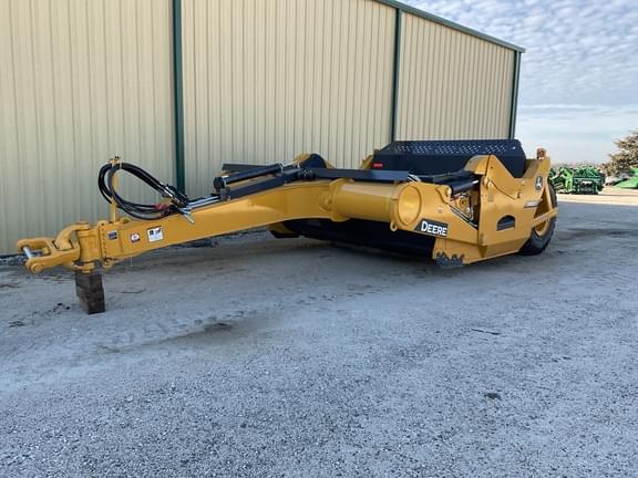 Image of John Deere 2412DE equipment image 2