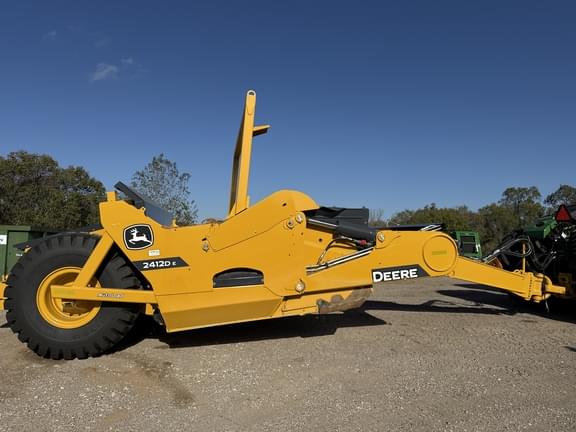 Image of John Deere 2412DE equipment image 2