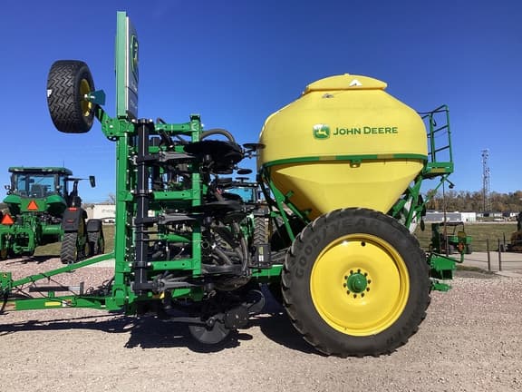 Image of John Deere 2510H equipment image 4