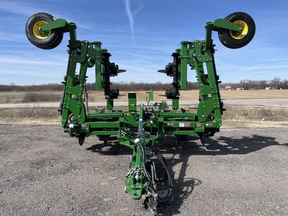 Image of John Deere 2510H equipment image 1