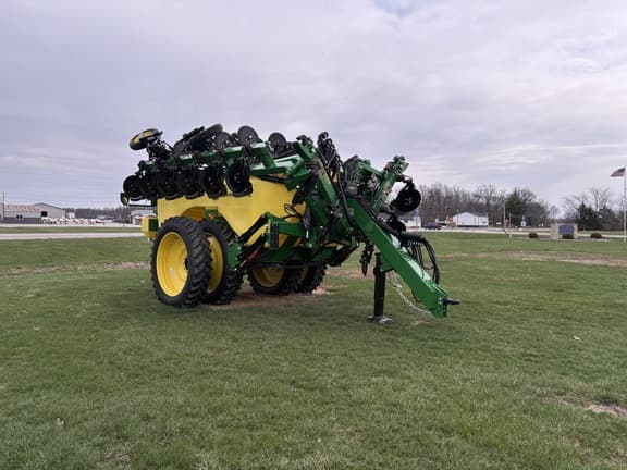 Image of John Deere 2530L Image 1