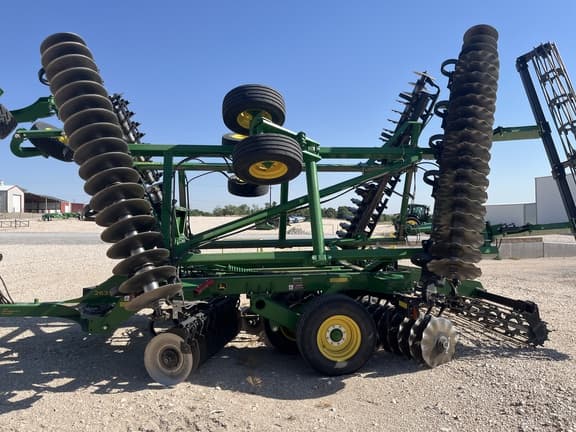 Image of John Deere 2623VT equipment image 1