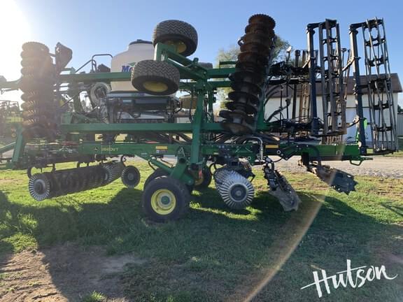 Image of John Deere 2660VT equipment image 3