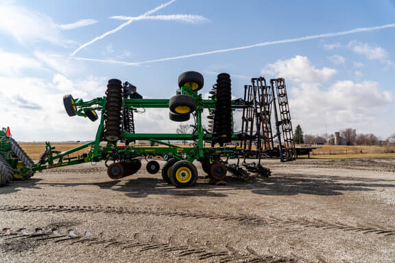 Image of John Deere 2660VT equipment image 2