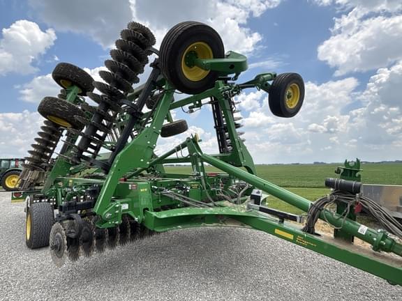 Image of John Deere 2660VT equipment image 1