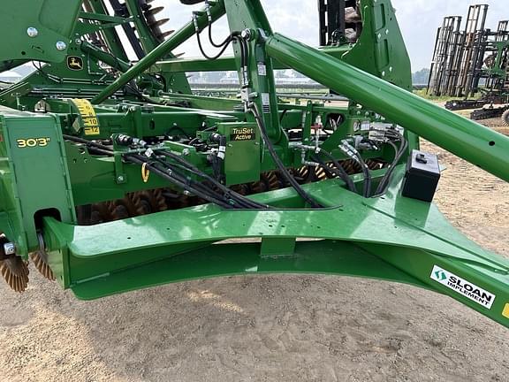 Image of John Deere 2660VT equipment image 2