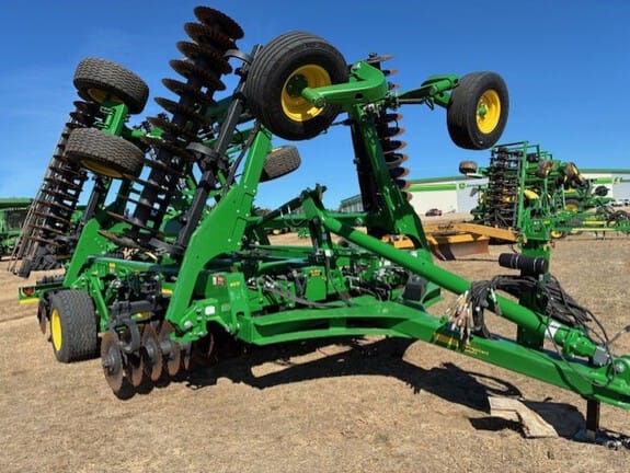 2024 John Deere 2660VT Equipment Image0