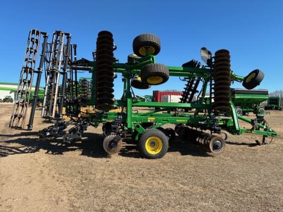 Image of John Deere 2660VT equipment image 1