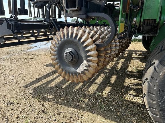 Image of John Deere 2660VT equipment image 3