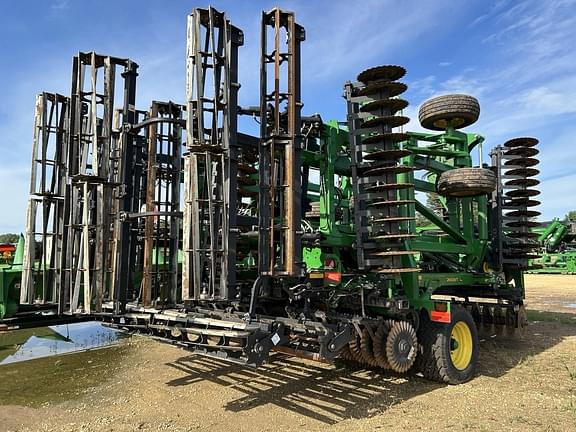 Image of John Deere 2660VT equipment image 4