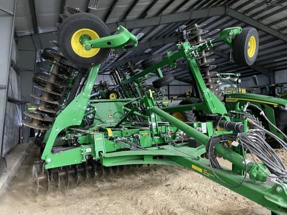 Image of John Deere 2660VT Image 1