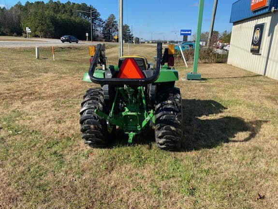 Image of John Deere 3025D equipment image 3