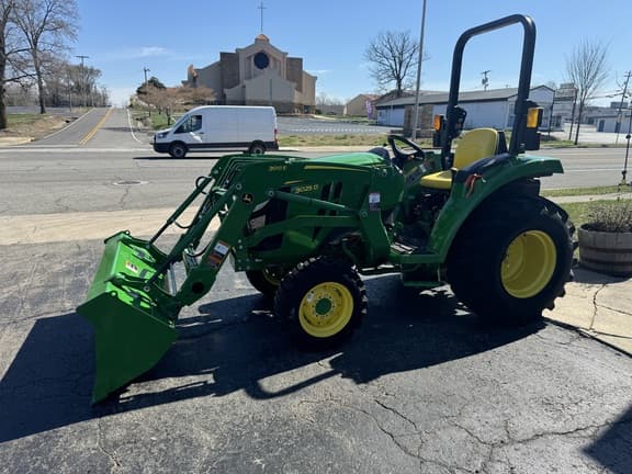 Image of John Deere 3025D equipment image 3