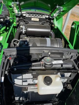 Image of John Deere 3025E equipment image 4