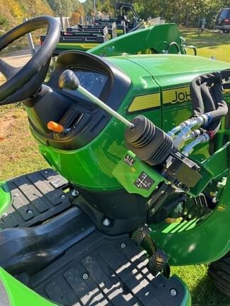Image of John Deere 3025E equipment image 3