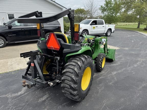 Image of John Deere 3025E equipment image 3