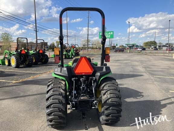 Image of John Deere 3032E equipment image 4