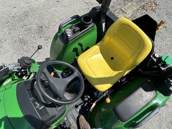 Image of John Deere 3032E equipment image 3