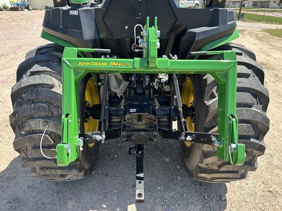 Image of John Deere 3032E equipment image 3