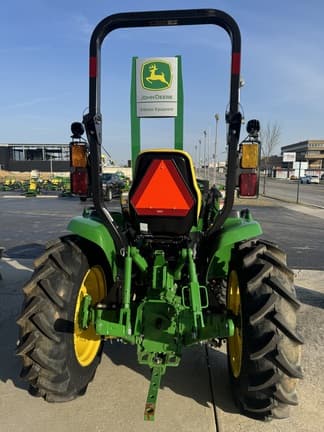 Image of John Deere 3033R equipment image 3