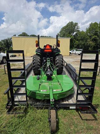 Image of John Deere 3038E equipment image 4