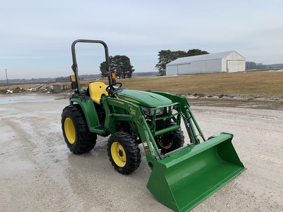 Image of John Deere 3038E equipment image 2