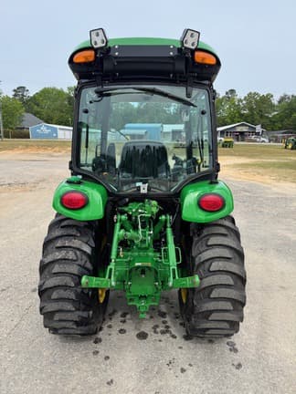 Image of John Deere 3039R equipment image 2