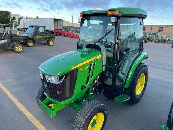 Image of John Deere 3039R equipment image 3