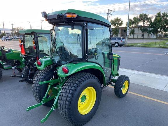 Image of John Deere 3039R equipment image 1