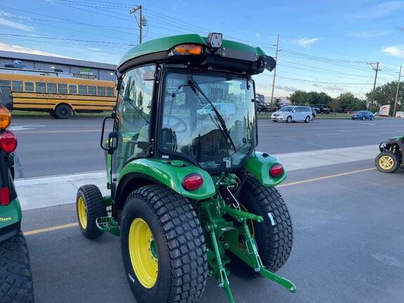Image of John Deere 3039R equipment image 2