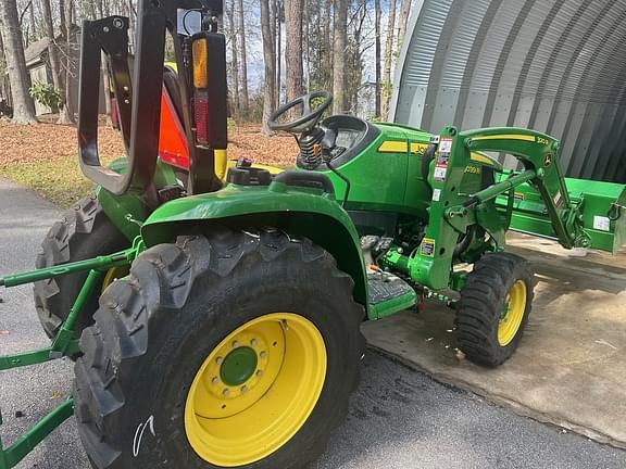Image of John Deere 3039R equipment image 4