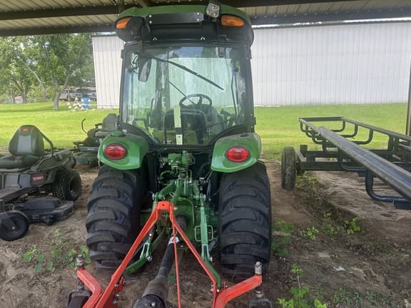 Image of John Deere 3039R equipment image 3