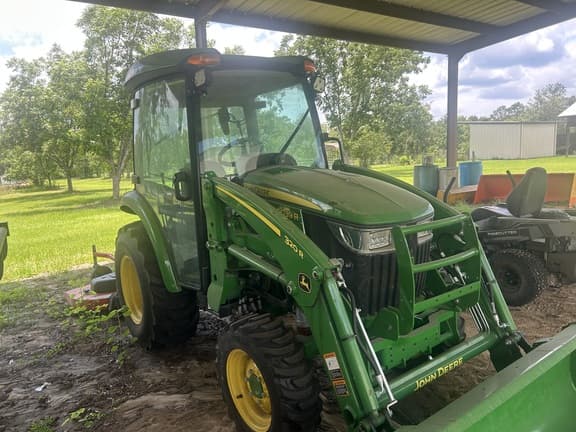 Image of John Deere 3039R equipment image 1