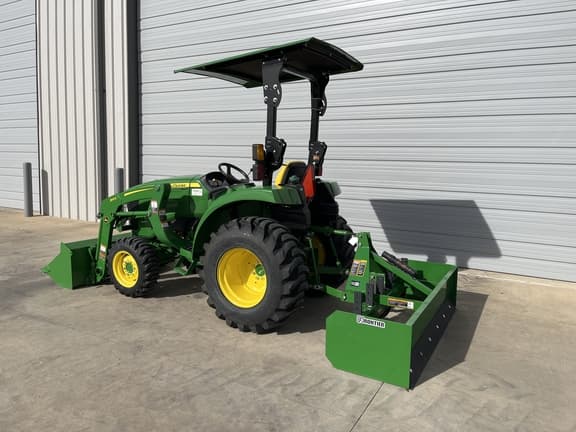 Image of John Deere 3043D equipment image 2