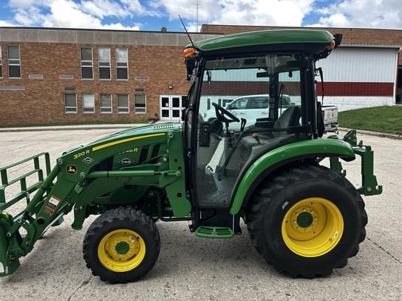 Image of John Deere 3046R equipment image 4