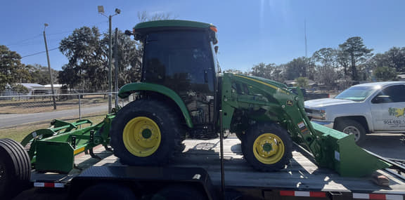 Image of John Deere 3046R equipment image 2