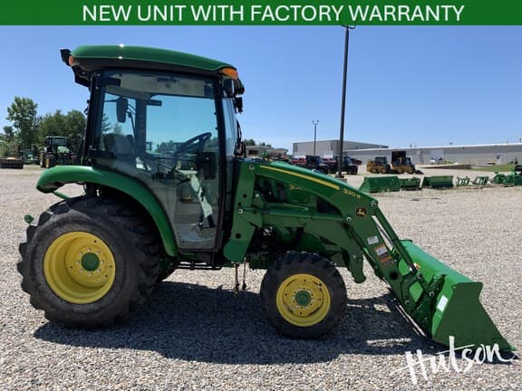 Image of John Deere 3046R equipment image 3