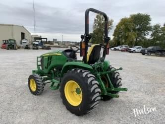 Image of John Deere 3046R equipment image 2