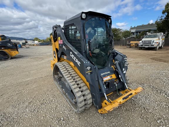 Image of John Deere 317G equipment image 2