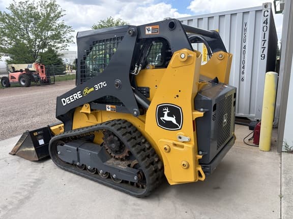 Image of John Deere 317G equipment image 3