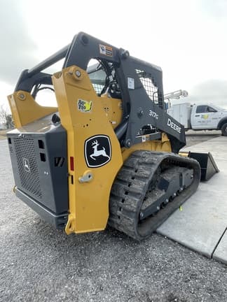 Image of John Deere 317G equipment image 3