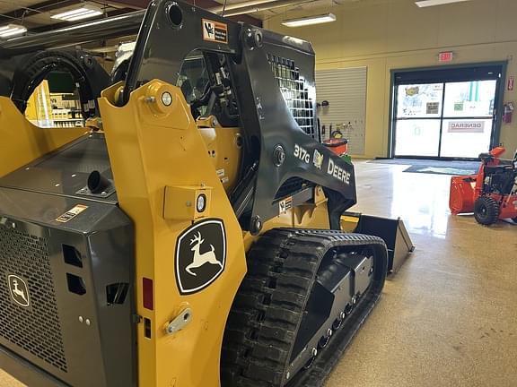 Image of John Deere 317G equipment image 4